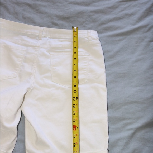 White Apt 9 Bermuda Shorts sz 12 - Picture 3 of 6